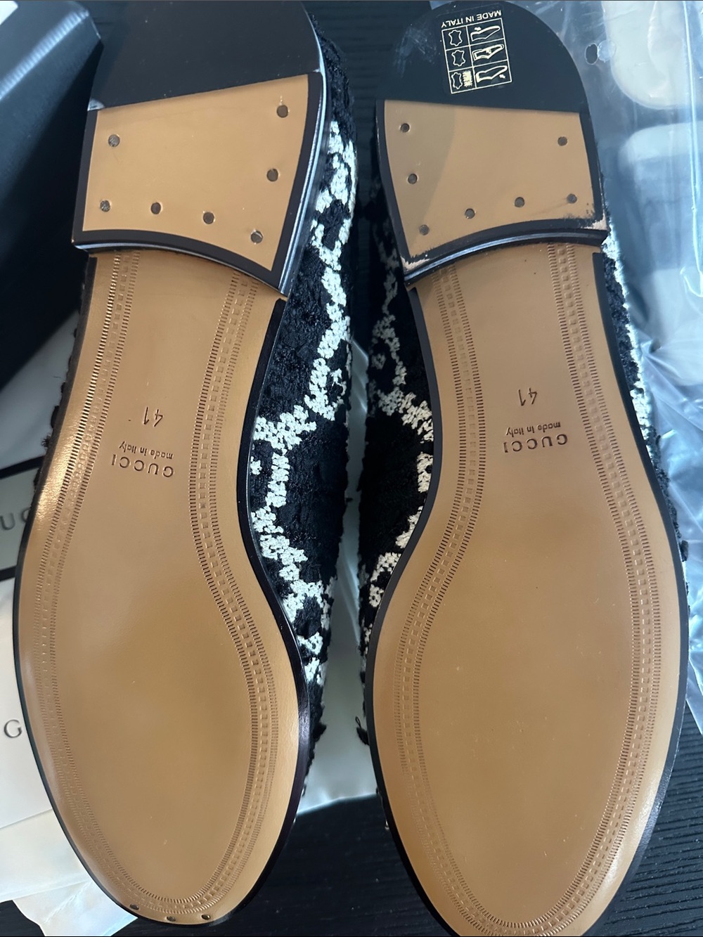 Gucci Black & White GG Embroidered Horsebit Loafers - Picture 4 of 5